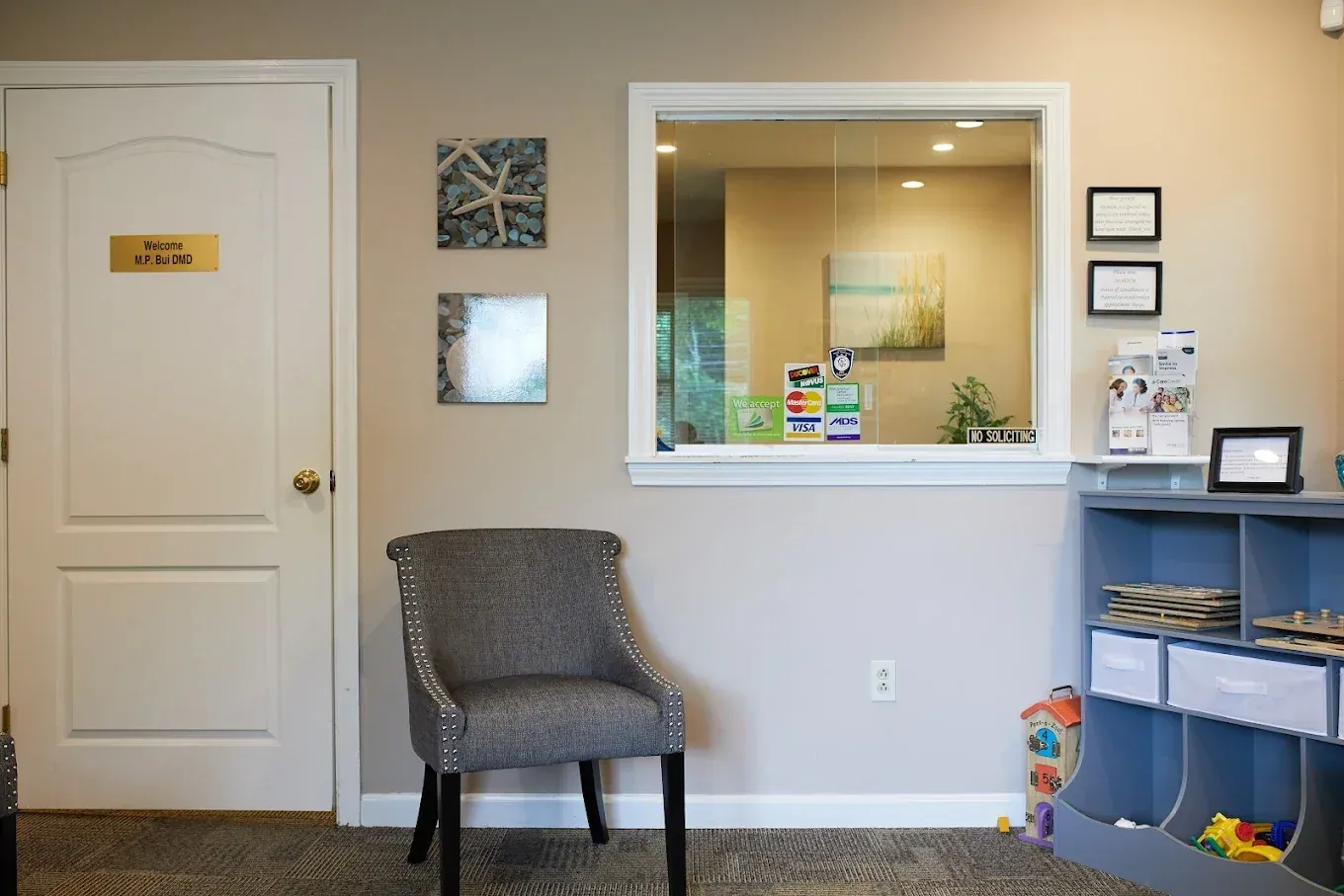 The reception area at Southeastern Dental Care, with seating and a front desk